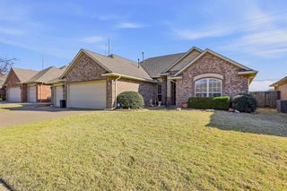 9032 NW 79th Terrace, Yukon, OK 73099
