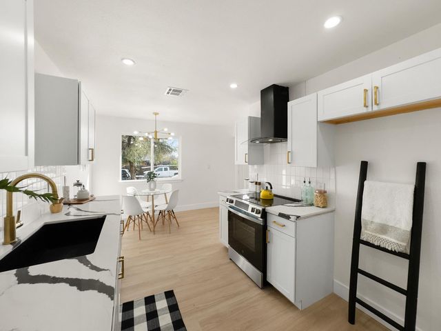 2343 S Sacramento St, Stockton, CA 95206