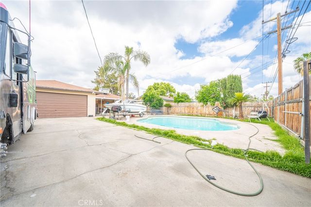 3520 Planz Road, Bakersfield, CA 93309