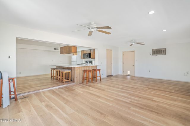 4144 W STATE Avenue, Phoenix, AZ 85051