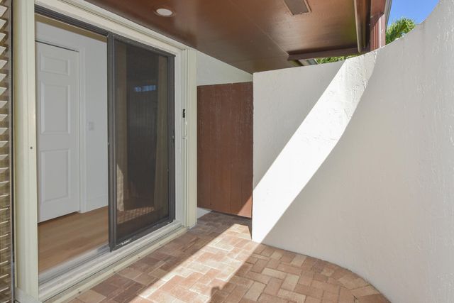 1469 Vía Privada, Jupiter, FL 33477