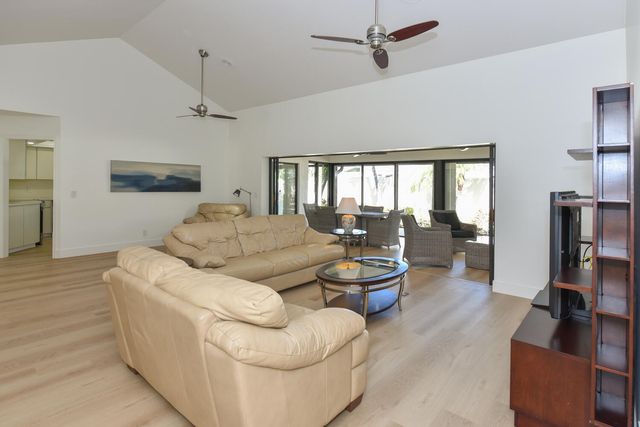 1469 Vía Privada, Jupiter, FL 33477