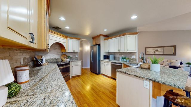 2520 E 3707 N, Twin Falls, ID 83301