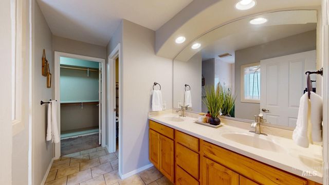 2520 E 3707 N, Twin Falls, ID 83301