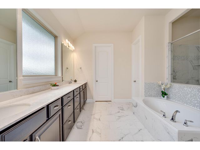 158 Senna DR, Dripping Springs, TX 78620