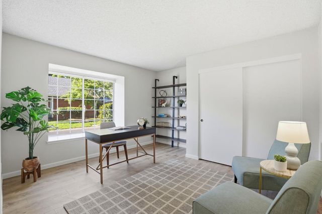 8 Coyle Creek Cir, Fair Oaks, CA 95628
