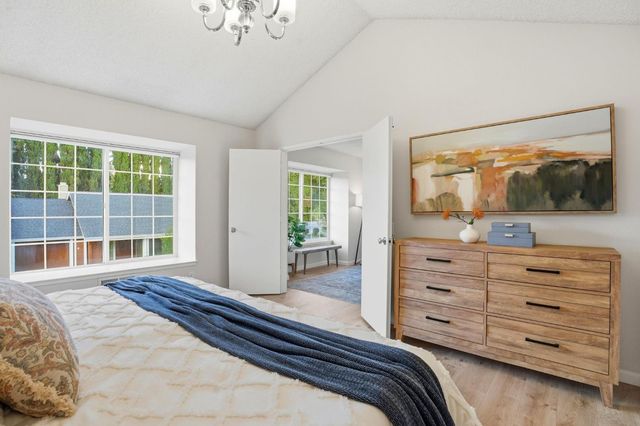 8 Coyle Creek Cir, Fair Oaks, CA 95628