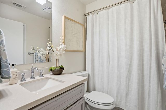 8 Coyle Creek Cir, Fair Oaks, CA 95628