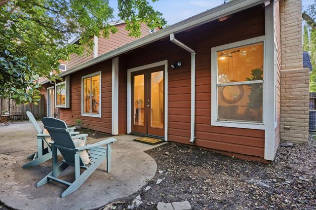 8 Coyle Creek Cir, Fair Oaks, CA 95628