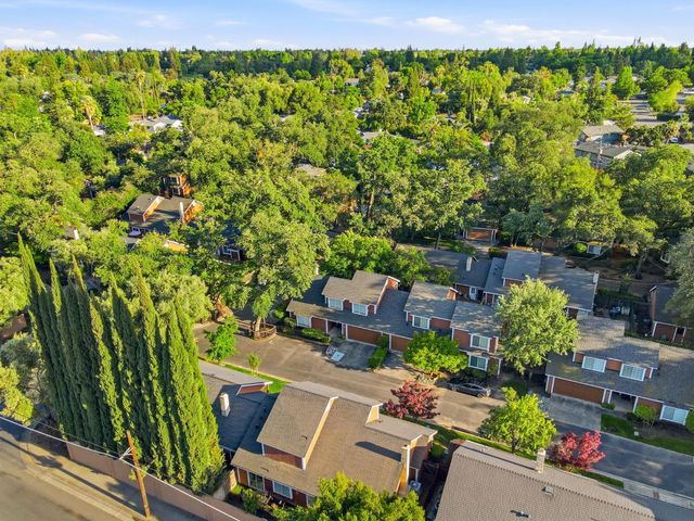 8 Coyle Creek Cir, Fair Oaks, CA 95628