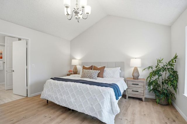 8 Coyle Creek Cir, Fair Oaks, CA 95628