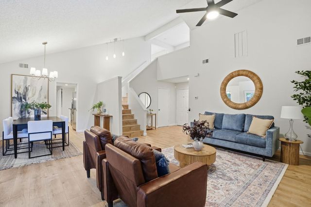 8 Coyle Creek Cir, Fair Oaks, CA 95628
