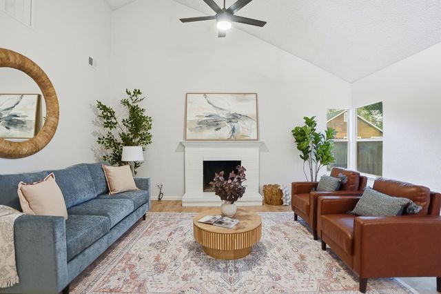 8 Coyle Creek Cir, Fair Oaks, CA 95628