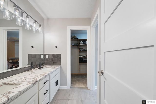 21844 Bobwhite Avenue, Gretna, NE 68028