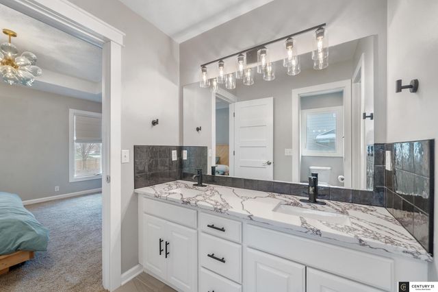 21844 Bobwhite Avenue, Gretna, NE 68028