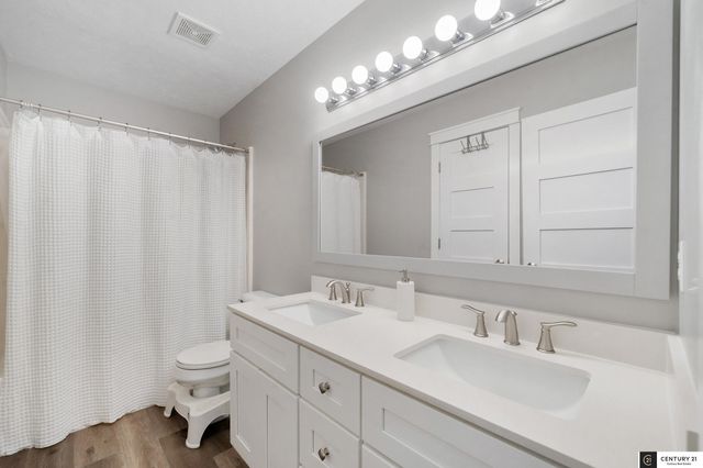 21844 Bobwhite Avenue, Gretna, NE 68028