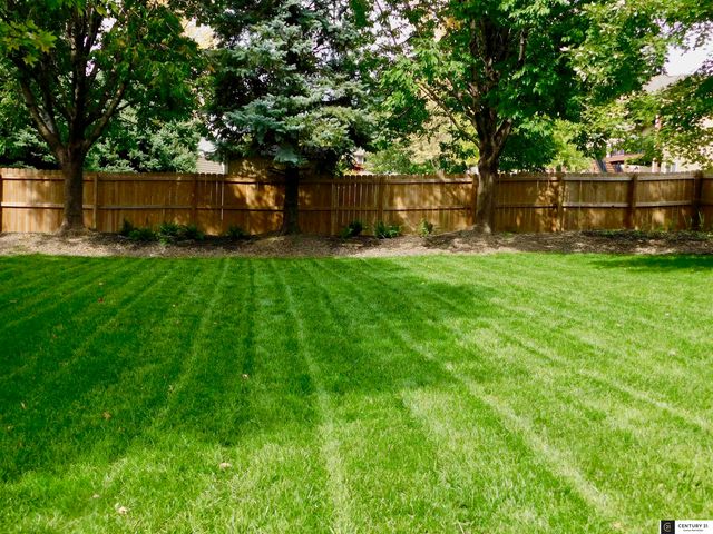 21844 Bobwhite Avenue, Gretna, NE 68028