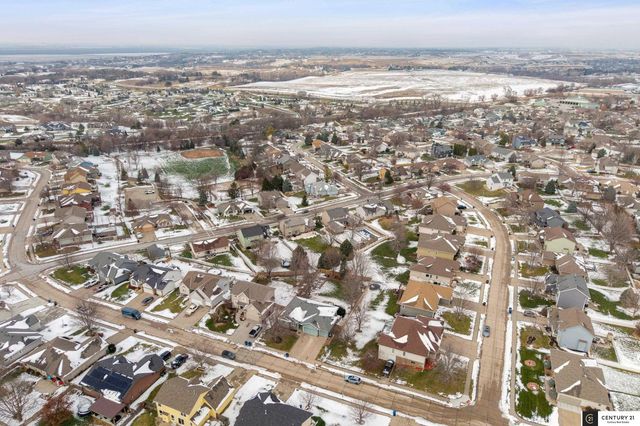 21844 Bobwhite Avenue, Gretna, NE 68028