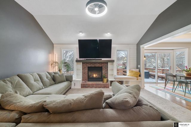 21844 Bobwhite Avenue, Gretna, NE 68028