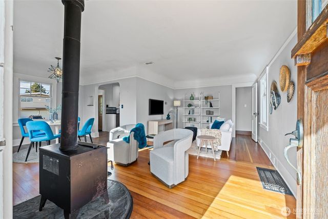 4602 S Chicago Street, Seattle, WA 98118