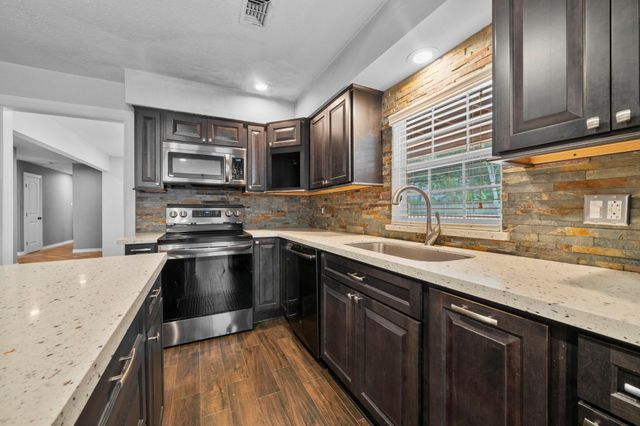 10519 Fawnview Drive, Houston, TX 77070