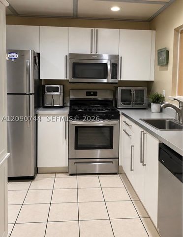 17901 NW 68th Ave R105, Hialeah, FL 33015