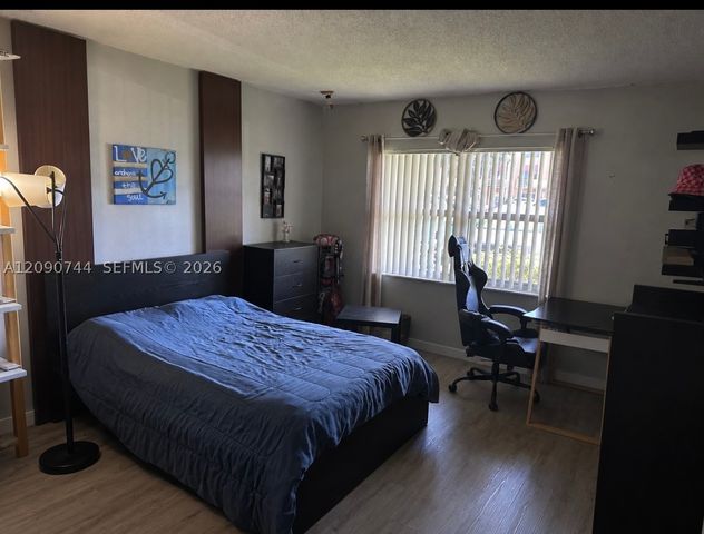 17901 NW 68th Ave R105, Hialeah, FL 33015