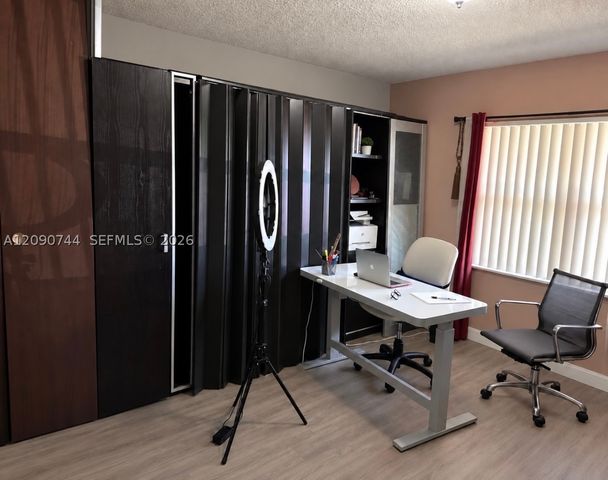 17901 NW 68th Ave R105, Hialeah, FL 33015