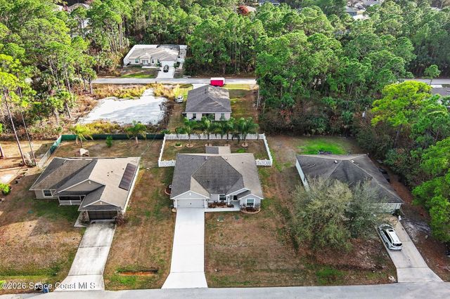 442 La Coco Street SW, Palm Bay, FL 32908
