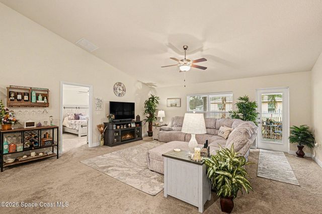 442 La Coco Street SW, Palm Bay, FL 32908