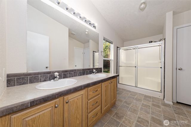 221 SE Fuchsia Avenue, Shelton, WA 98584