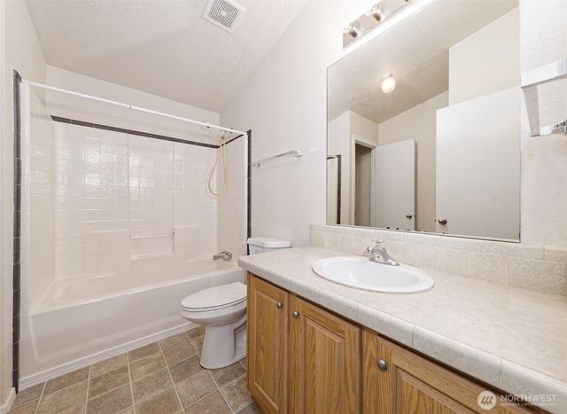 221 SE Fuchsia Avenue, Shelton, WA 98584