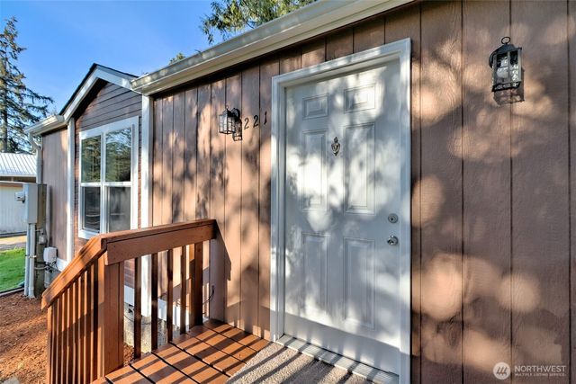 221 SE Fuchsia Avenue, Shelton, WA 98584