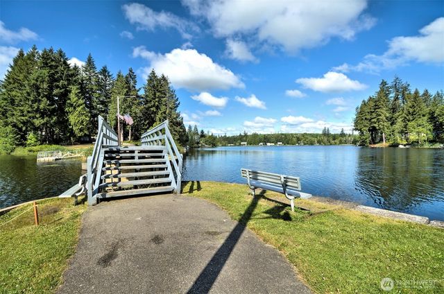 221 SE Fuchsia Avenue, Shelton, WA 98584