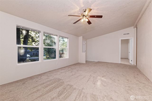 221 SE Fuchsia Avenue, Shelton, WA 98584