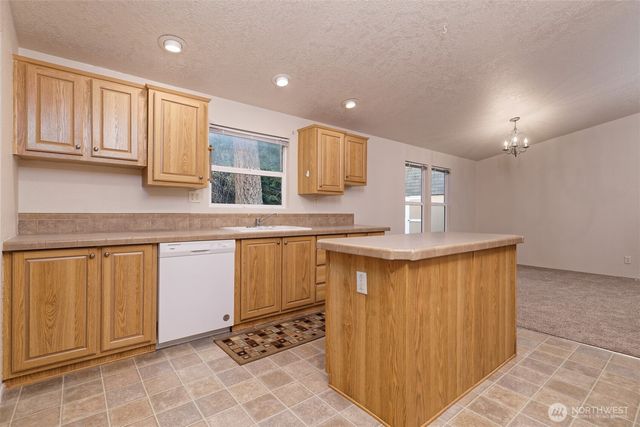 221 SE Fuchsia Avenue, Shelton, WA 98584