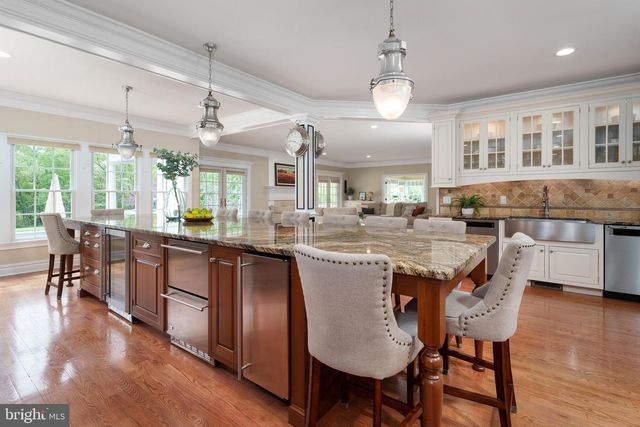 24 MICHAEL WAY, Pennington, NJ 08534