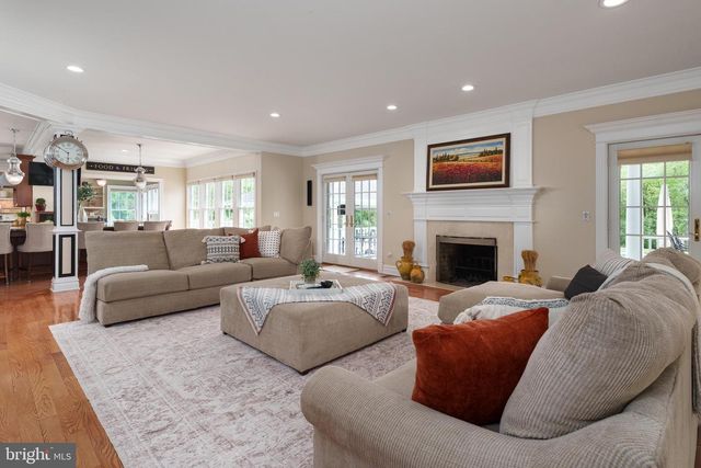 24 MICHAEL WAY, Pennington, NJ 08534