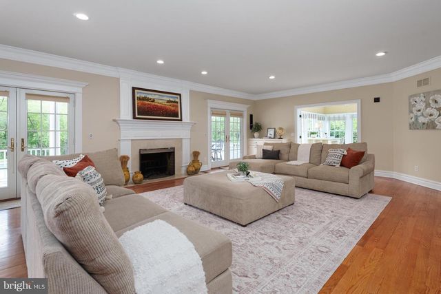 24 MICHAEL WAY, Pennington, NJ 08534