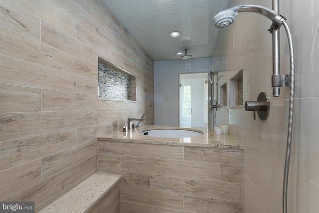 24 MICHAEL WAY, Pennington, NJ 08534