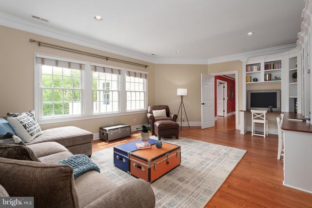 24 MICHAEL WAY, Pennington, NJ 08534