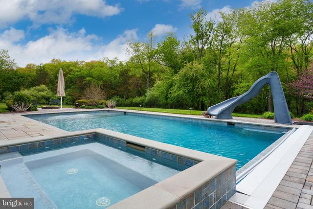 24 MICHAEL WAY, Pennington, NJ 08534