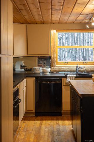 79 Torre Rock Road, Red Hook, NY 12571