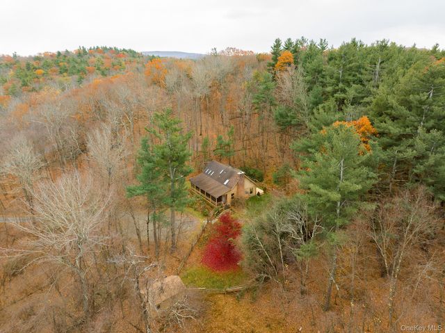 79 Torre Rock Road, Red Hook, NY 12571