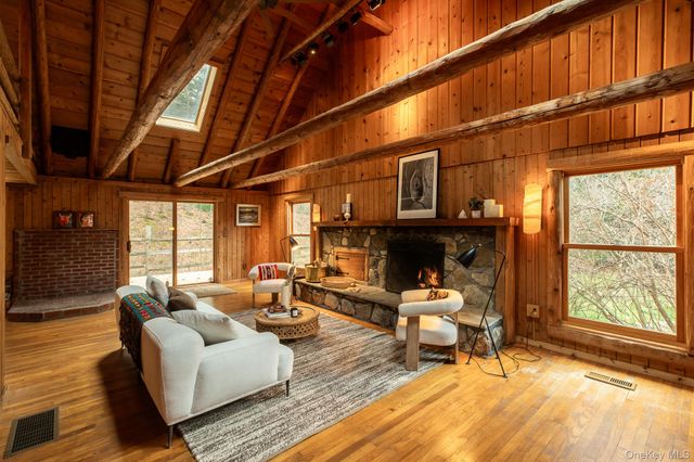 79 Torre Rock Road, Red Hook, NY 12571