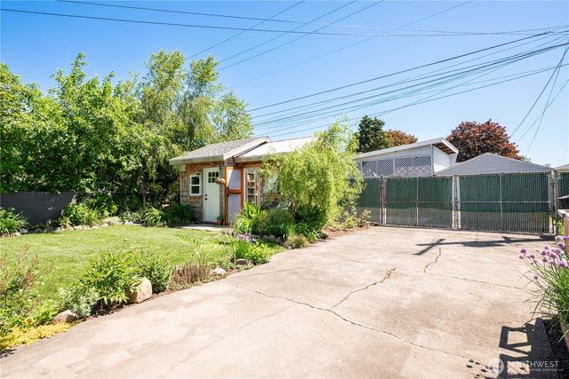 1022 22nd Avenue, Longview, WA 98632