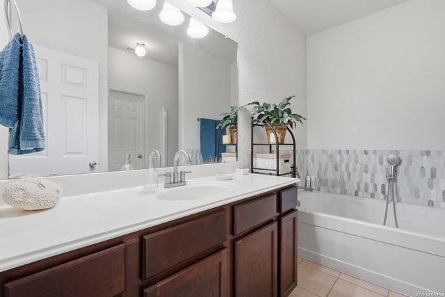 11647 Luckey Ledge, San Antonio, TX 78252