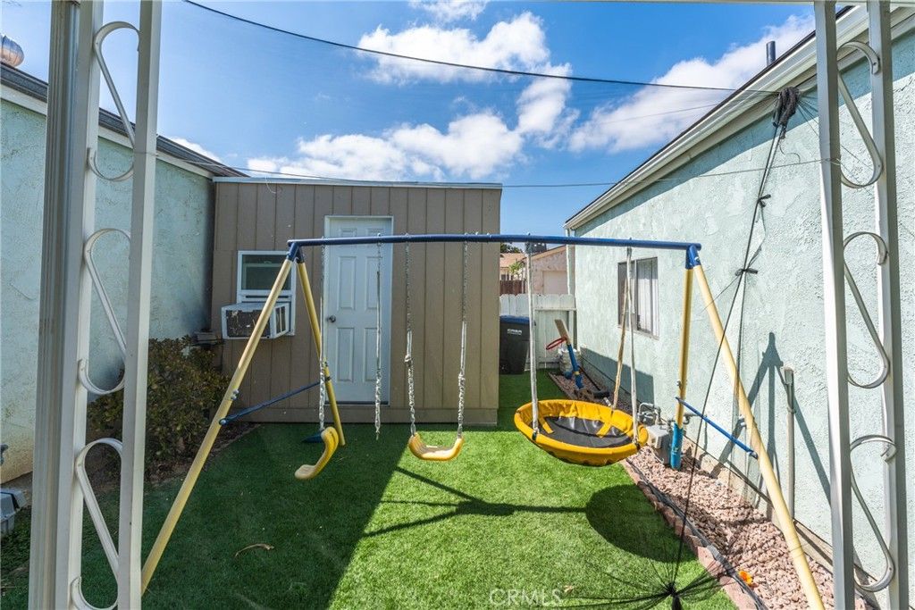 Image 24 of property listing at 385 E Stetson, Hemet, CA 92543