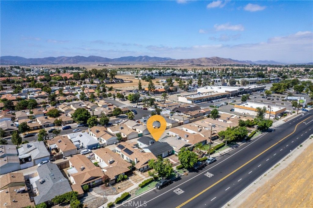 Image 28 of property listing at 385 E Stetson, Hemet, CA 92543