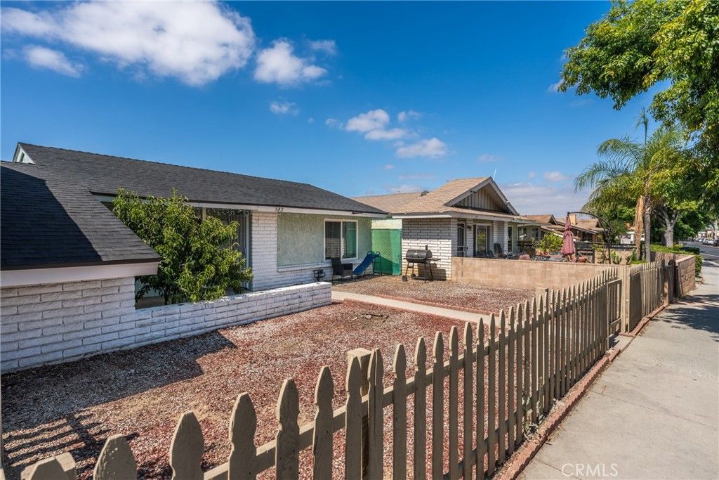 Image 3 of property listing at 385 E Stetson, Hemet, CA 92543
